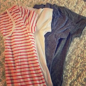 {Bundle} of 4 Old Navy Tees